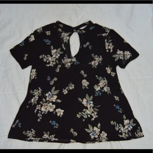 T-shirt with keyhole